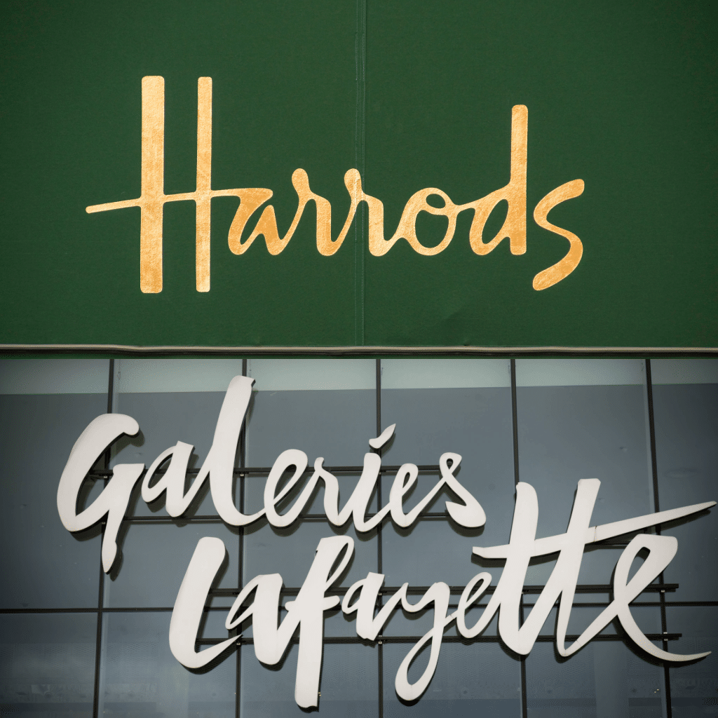 Logotipo de la tienda Harrods y logotipo de la tienda Galeries Lafayette